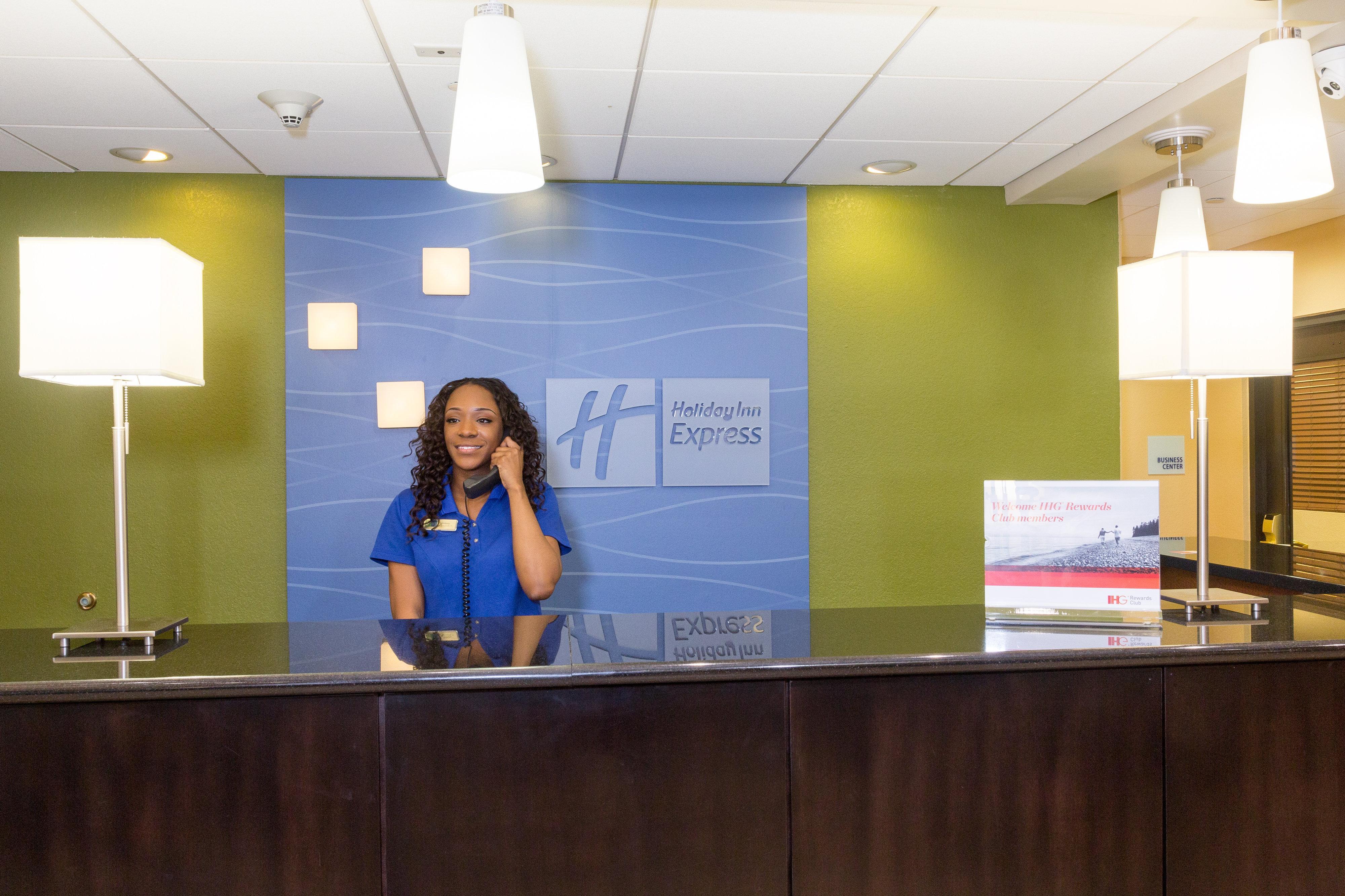 Holiday Inn Express Hotel & Suites Jacksonville Airport By Ihg Exterior photo