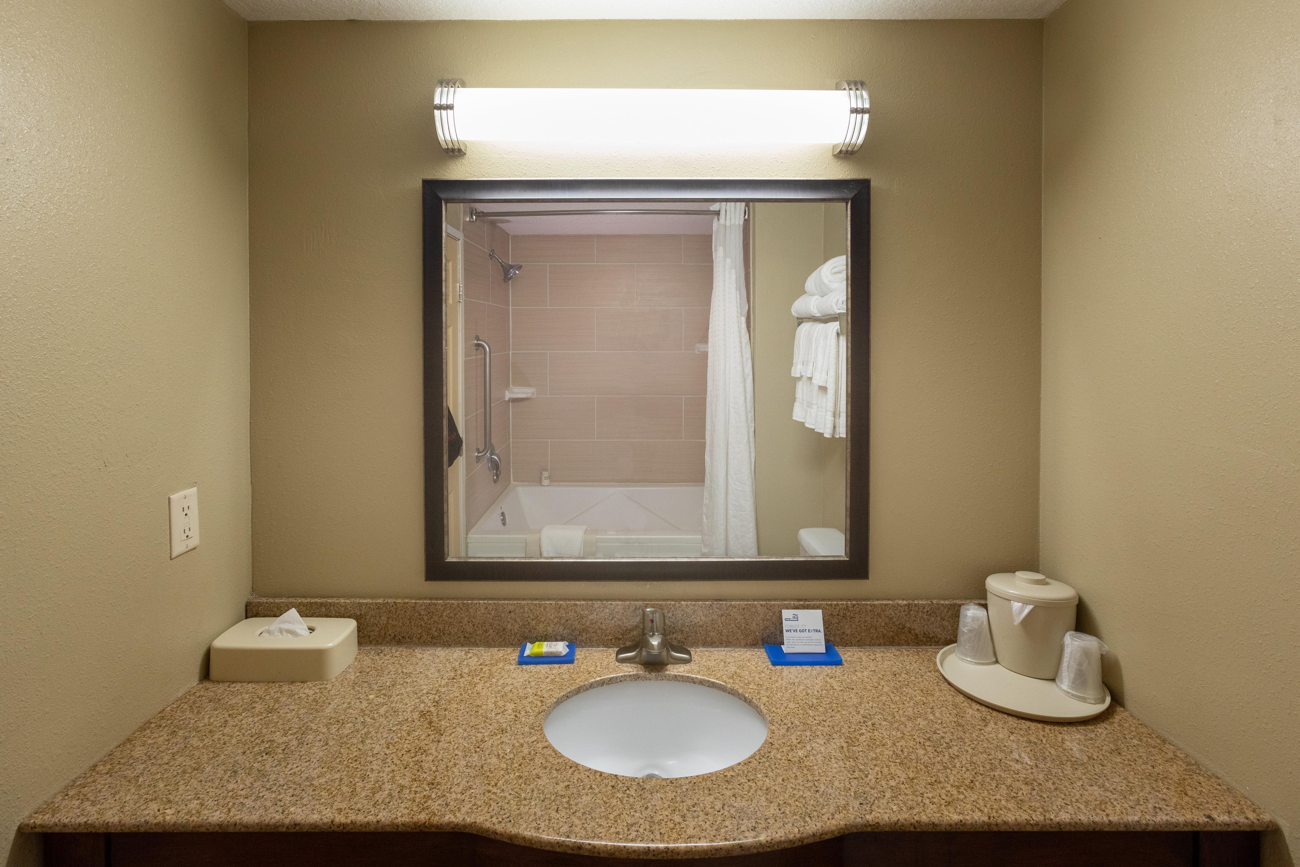Holiday Inn Express Hotel & Suites Jacksonville Airport By Ihg Exterior photo