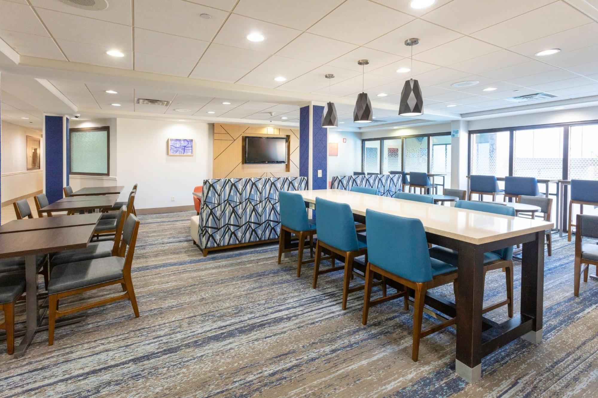 Holiday Inn Express Hotel & Suites Jacksonville Airport By Ihg Exterior photo