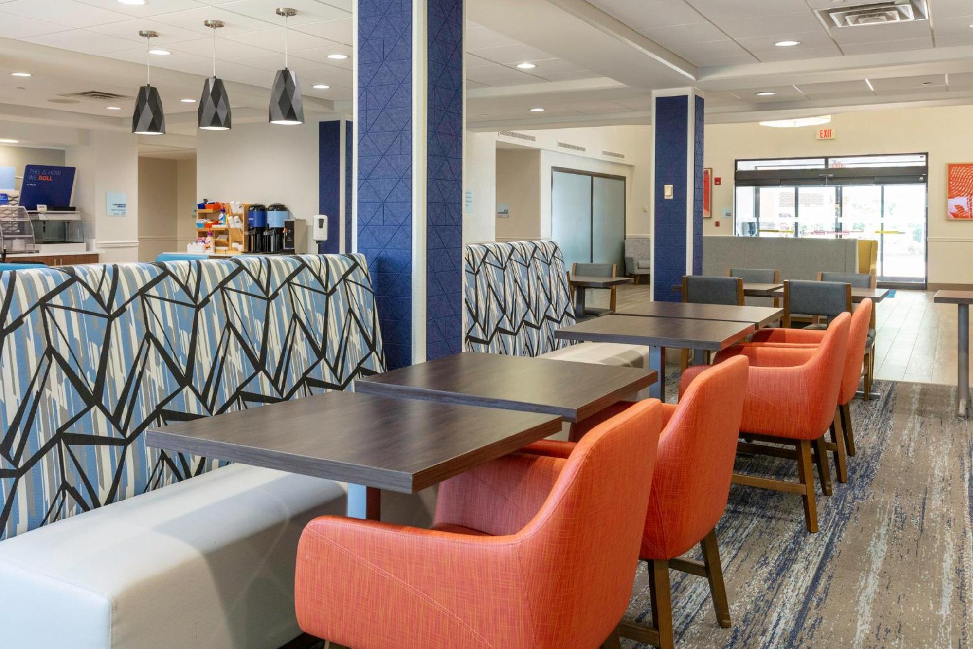Holiday Inn Express Hotel & Suites Jacksonville Airport By Ihg Exterior photo